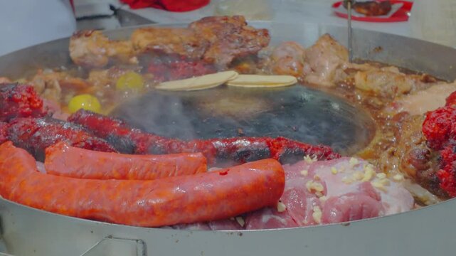Puesto de tacos en la ciudad de m&eacute;xico, comida callejera tradicional
