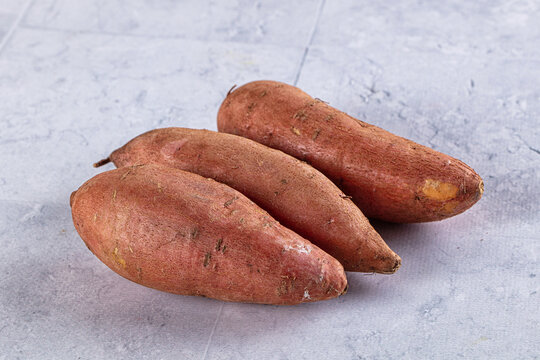 Raw ripe sweet potato - batat