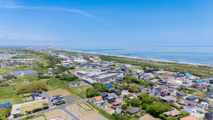 千葉県一宮町の海沿い住宅地と太平洋の風景 ドローン空撮 © Faula Photo Works