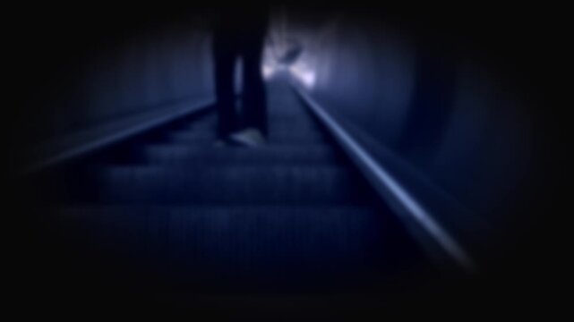 Rolltreppe - Tunnel mit dramatischer Perspektive, Fortschritt, Aufstieg, Bewegung, Weg, Richtung, Wachstum, Business, Finanzen, Technologie, Zukunft, Trend, Geschwindigkeit, Karriere, unsch&auml;rfe