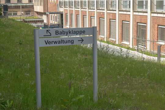 Schild Babyklappe