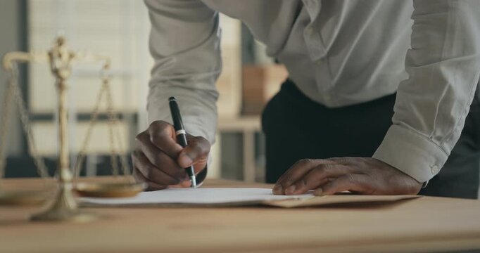 Reading and signing the document in the justice system
