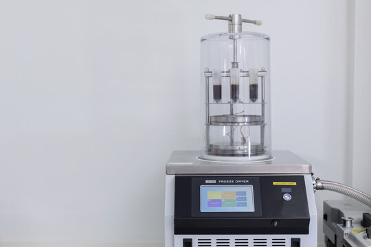 Freeze drying machine in al aboratory