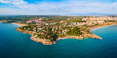 Obraz premium Tarragona city aerial panoramic view in Spain