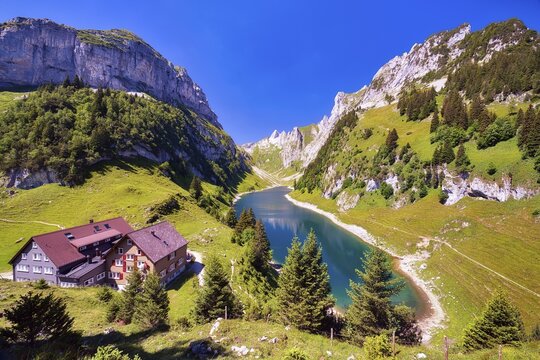 F&auml;hlensee with Bollenwees mountain inn in the Alpstein, Appenzell Alps, Canton Appenzell Innerrhoden, Switzerland