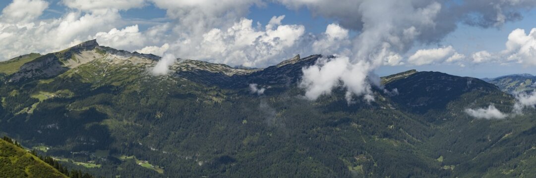 Mountain panorama from the Walser Hammerspitze, 2170m, to the Hoher Ifen, 2230m, Kleinwalsertal, Vorarlberg, Allg&auml;u Alps, Austria