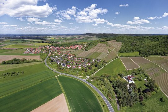 Aerial view, in front B286, in the back wine village Castell with vineyard Schlossberg, near Wiesentheid, Steigerwald, Lower Franconia, Franconia, Bavaria, Germany