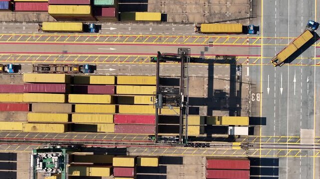 Understanding global supply chain issues through container logistics and shipping congestion in port operations