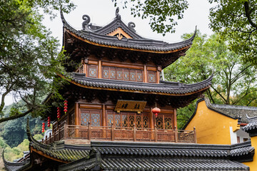 Fototapeta premium Traditional Chinese Pavilion at Fazheng Temple in Hangzhou