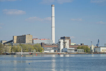 Obraz premium BEW Berliner Energie und Wärme GmbH, Heizkraftwerk Klingenberg, Spree, Berlin, Deutschland