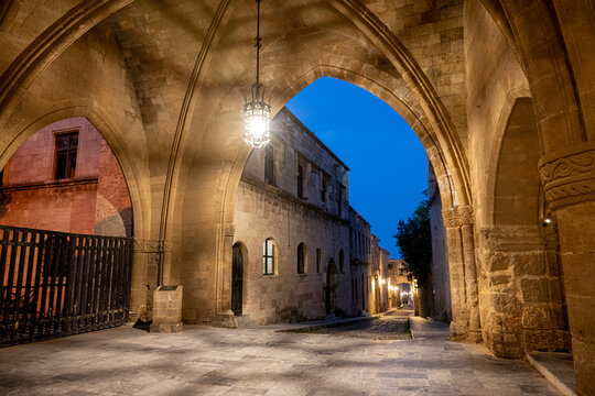 Rue des chevaliers de nuit , Rhodes medieval