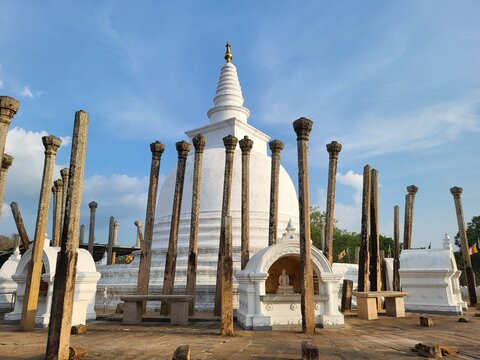 Stupa Thuparamaya, Anuradhapura, Sri Lanka