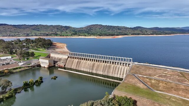 Spectacular aerial footage of Lake Hume NSW Australia