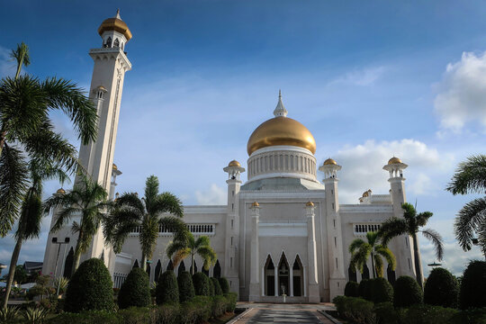 Omar 'Ali Saifuddien mosque view, Bandar Seri Begawan, Brunei