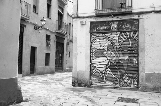Imagen en blanco y negro de un rinc&oacute;n del centro de Barcelona