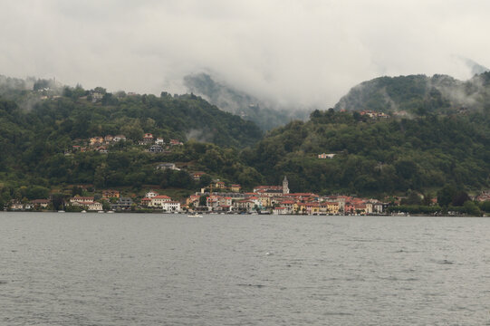borgo di Pella sul lago d'Orta