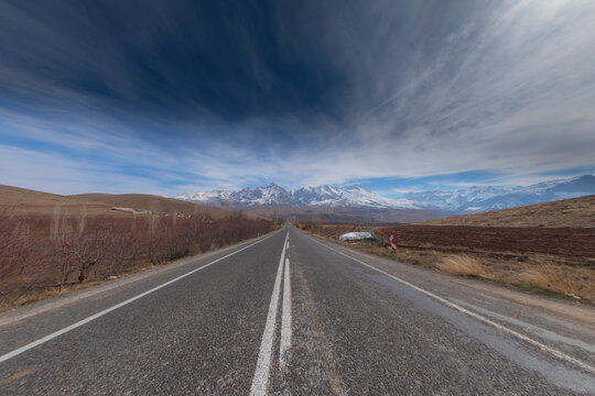 Demirkazık is a 3757-meter-high mountain located in the Aladağlar region of Niğde.