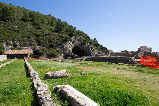 Villa Adriana overlooking the sea in Sperlonga at sunset