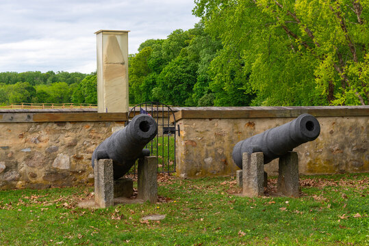 Gravesite and the 1817 Monument