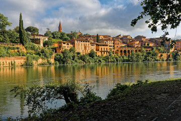 Fototapeta premium City of Albi and Tarn river banks