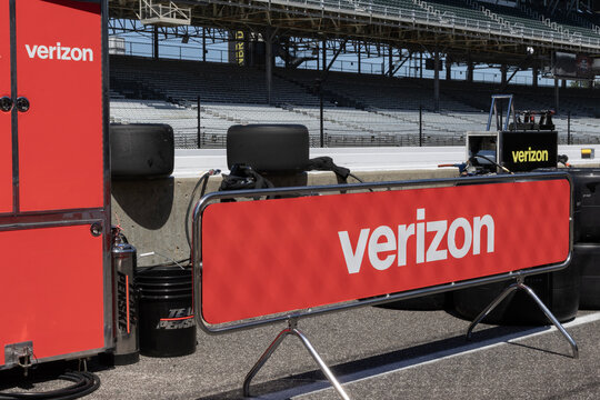 Verizon branded pit lane equipment at IMS. Verizon is a primary sponsor of Team Penske in the NTT IndyCar Series.