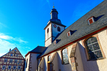 Fototapeta premium Stadtpfarrkirche St. Jakobus im historischen Stadtkern von Herbstein, Vogelsberg