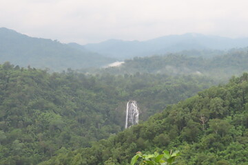 Obraz premium Khlong Lan Waterfall