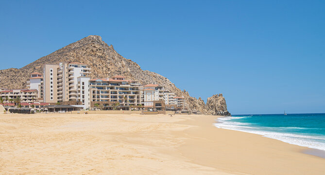 Cabo San Lucas Baja Califronia Sur, MEXICO, lugar turistico famoso en el sur de la peninsula. Zona hotelera en finisterra