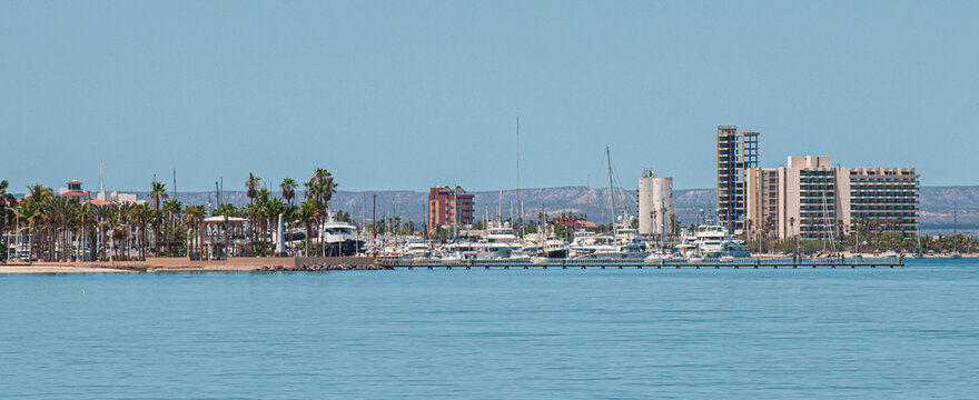 Ciudad y bahia de La Paz en Baja California Sur MEXICO en el Golfpo de California, vista d ela marina desde el malecon dia soleado de verano.