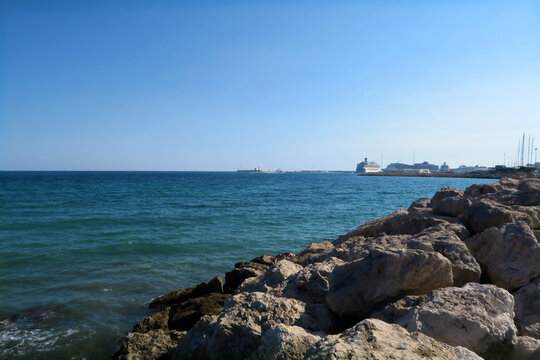 Waterfront in Cam&iacute; de l'Escullera, Palma de Mallorca, Spain