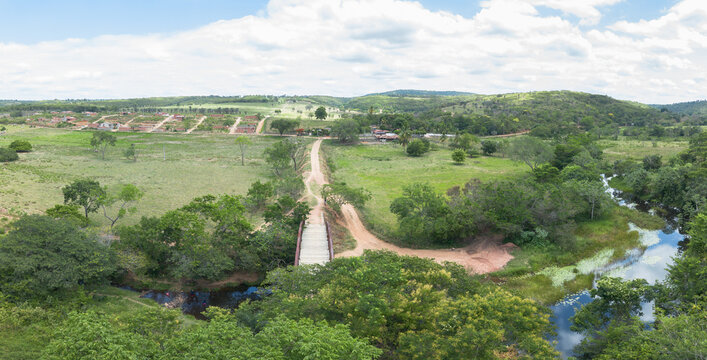 PONTE SOBRE RIO DAS PEDRAS
