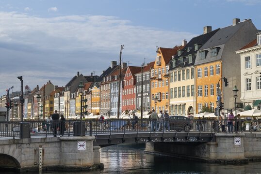 Nyhavn, in the Frederiksstaden district, harbour district with houses over 300 years old, promenade with many caf&eacute;s, pubs, restaurants, canal, tourist attraction, Copenhagen, Denmark