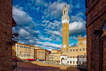 Obraz premium Blick auf die historische Piazza del Campo in Siena, Toskana