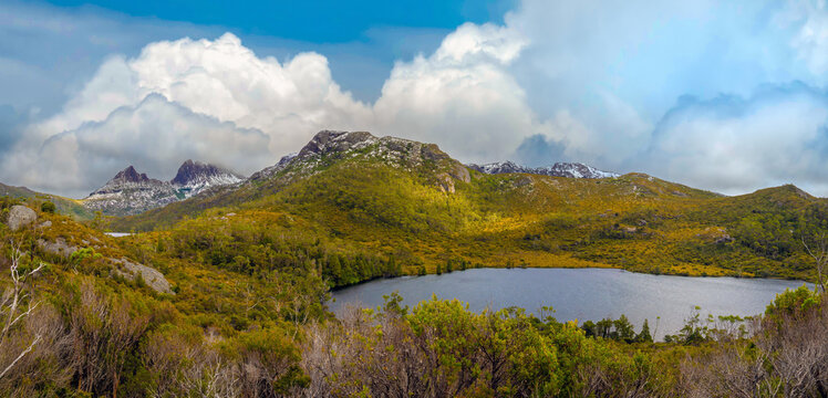 View of Cradle mountain and its adjecent peaks from Lake Lila, central highlands of Tasmania, Australia