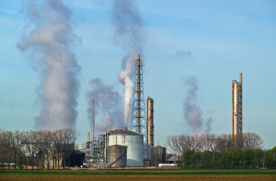 Industrial fertilizer factory emitting CO2 in the Netherlands