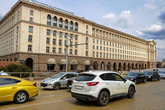 sofia, bulgarien - pr&auml;sidentenpalast und regierungsgeb&auml;ude