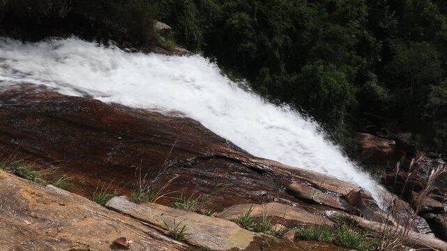 corredeira na serra do Brigadeiro, cidade de Araponga, Estado de Minas Gerais, Brasil