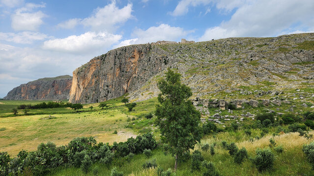 Ancient Anavarza in Kozan, Adana, known as the &ldquo;Invincible City,&rdquo; features a massive hilltop castle, Roman gates, walls, and theater ruins from civilizations including the Romans and Byzantines.