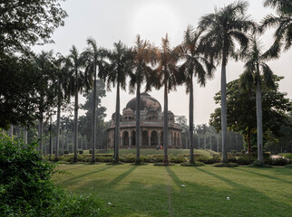 Obraz premium Lodhi Gardens is a city park in Delhi, India.