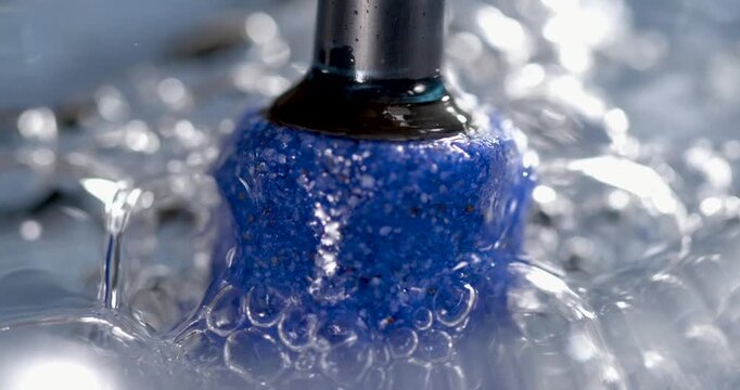  Super Slow Motion Blue Abrasive Brush Splash