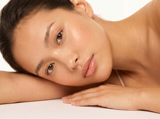 Obraz premium Beautiful Asian Woman with Healthy Glowing Skin for Skincare Concept