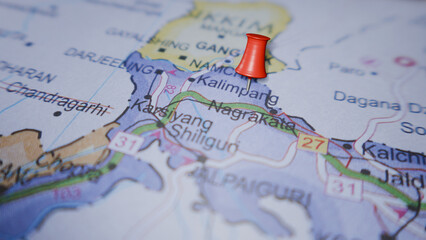 Naklejka premium Red Pin on Map - Kalimpong, India - Travel Destination Marker