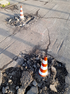 Lavori stradali in corso per la nuova citt&agrave; - manutenzione