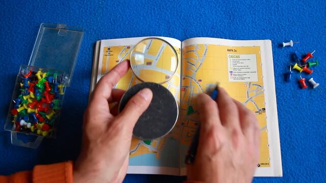 Lupa buscar direcci&oacute;n en libro callejero ruta trayecto