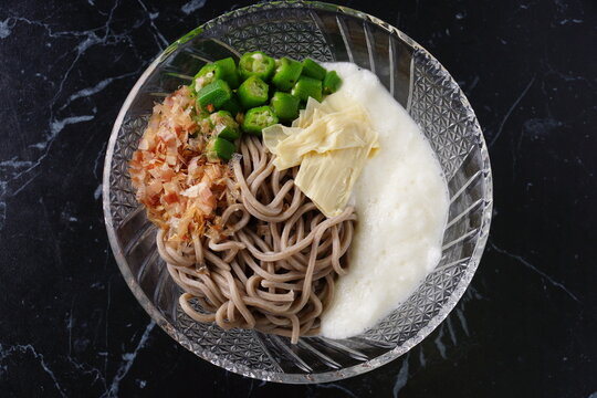 とろろ蕎麦　和食