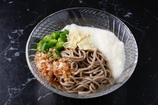 とろろ蕎麦　和食