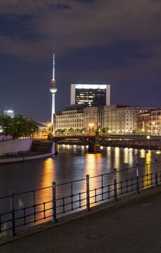 Spree and television tower Alex, night scene, Berlin-Mitte, Berlin, Germany