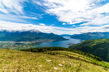 Obraz premium View from above of Lake Como, from Alpe Piazza, in Montemezzo, on a summer day.