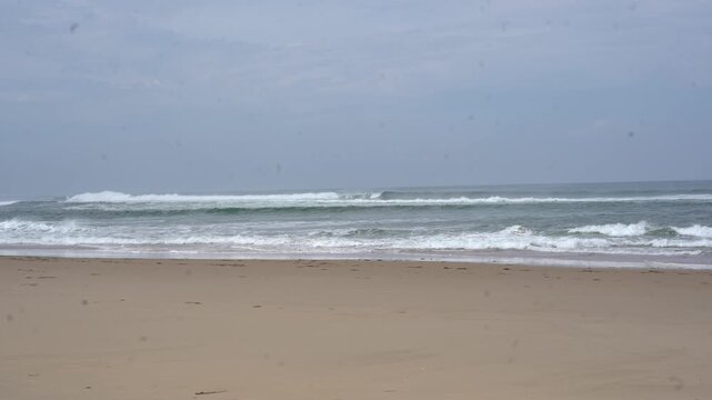 Vagues de l&rsquo;oc&eacute;an sur la plage de Soustons en France part25