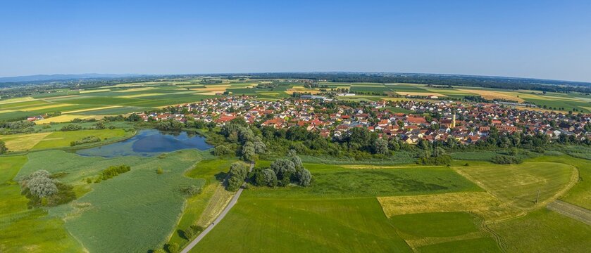 Ausblick auf die Donau-Region nahe der Pfatterer Au zwischen Regensburg und Straubing